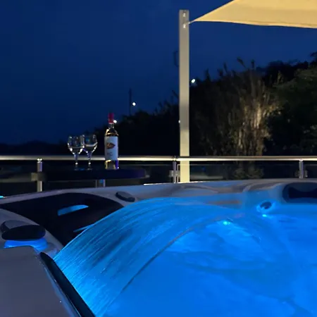 Mythos House Semesterbostad *